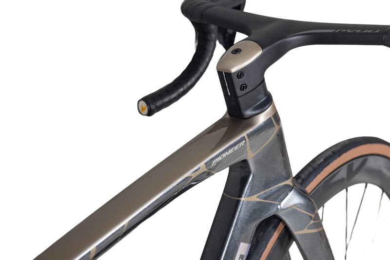 Load image into Gallery viewer, Kossea Pioneer SL 105 Di2 Carbon Road Bike with Carbon Wheels