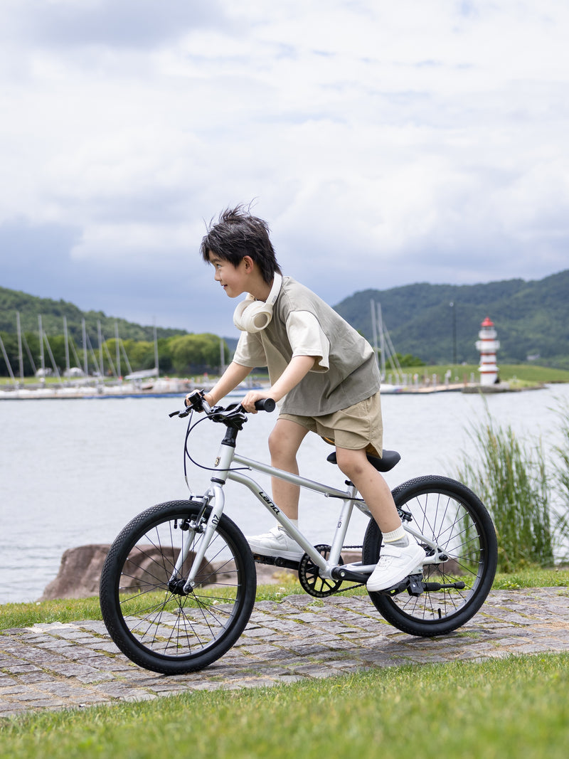 Load image into Gallery viewer, LanQ Light Aluminum Alloy Kids Bike Light Weight Children Bike