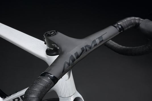 Pardus Robin RS AXS eTap / 105 Di2 Carbon Road Bike with Carbon Wheelset