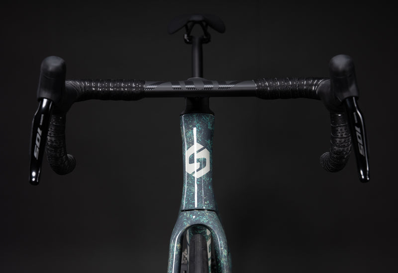 Load image into Gallery viewer, Sunpeed Victory Shimano 105 Di2 Carbon Road Bike