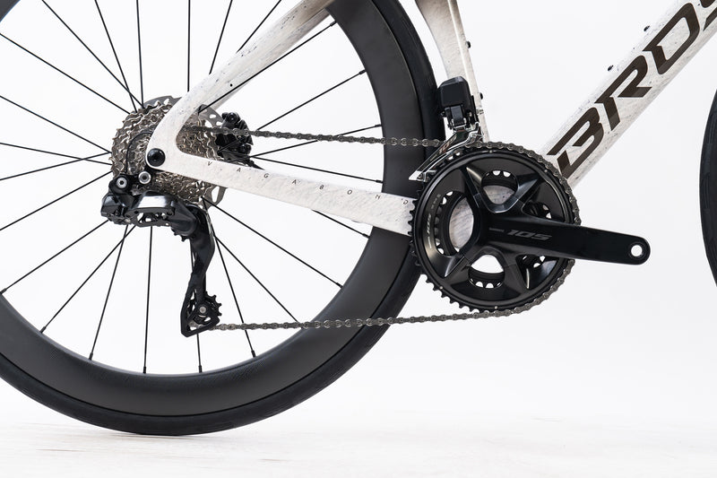 Load image into Gallery viewer, Bross Vagabond Aero 6SE 105 Di2 R7170 Carbon Road Bike with Carbon Wheels