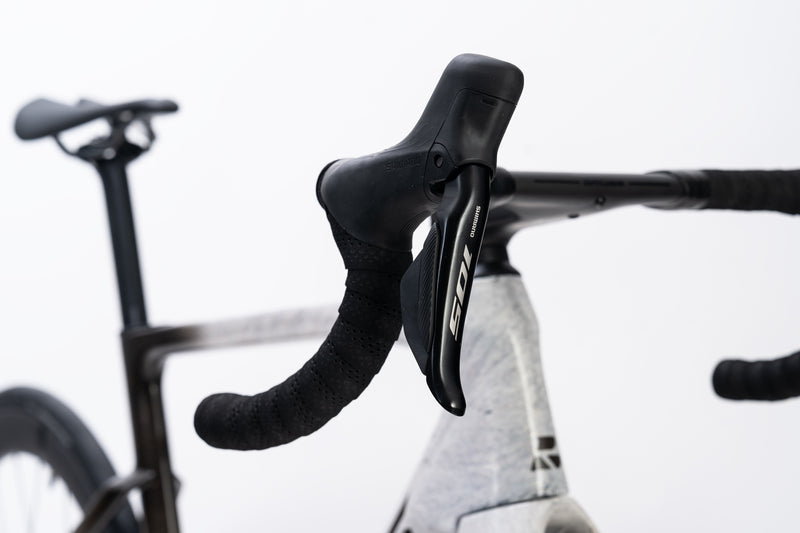 Load image into Gallery viewer, Bross Vagabond Aero 6SE 105 Di2 R7170 Carbon Road Bike with Carbon Wheels