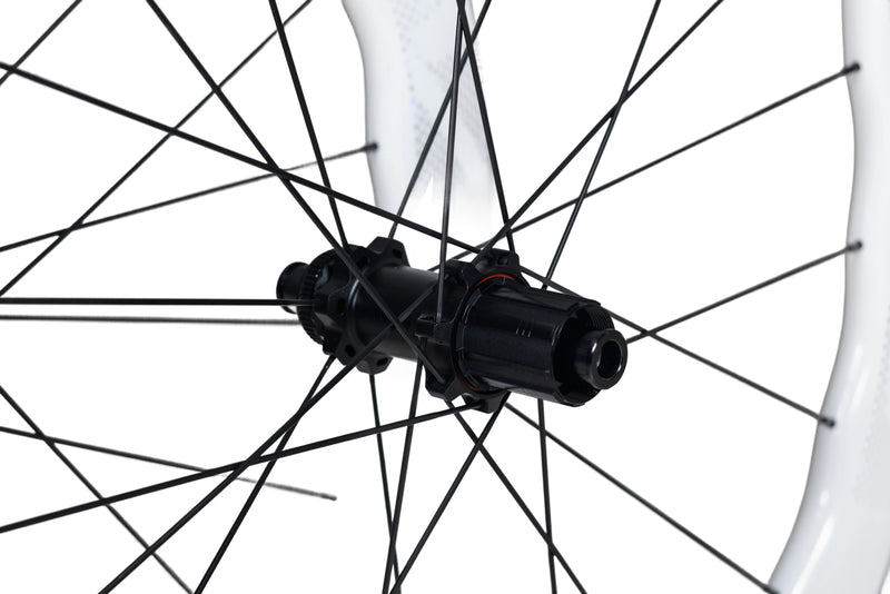 Load image into Gallery viewer, SCOM VOSO Lite Undulating Carbon Wheels Pearl White