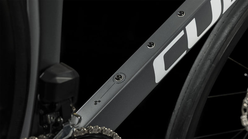 Load image into Gallery viewer, CUBE AGREE C:62 105 Di2 grey ‘n’ black