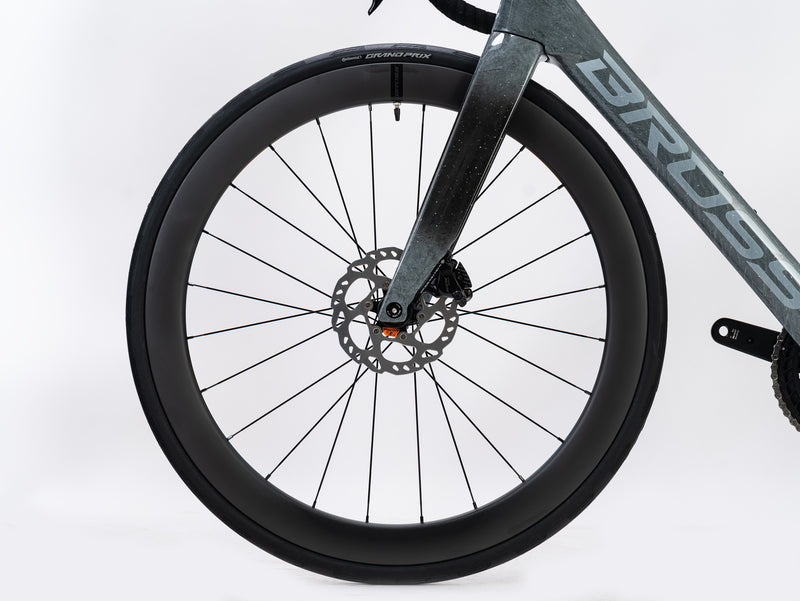 Load image into Gallery viewer, Bross Vagabond Aero 6SE 105 Di2 R7170 Carbon Road Bike with Carbon Wheels