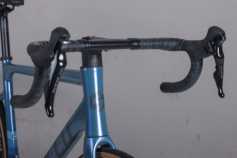 Load image into Gallery viewer, Sunpeed Universe Shimano 105 11 speed Warehouse Clearance
