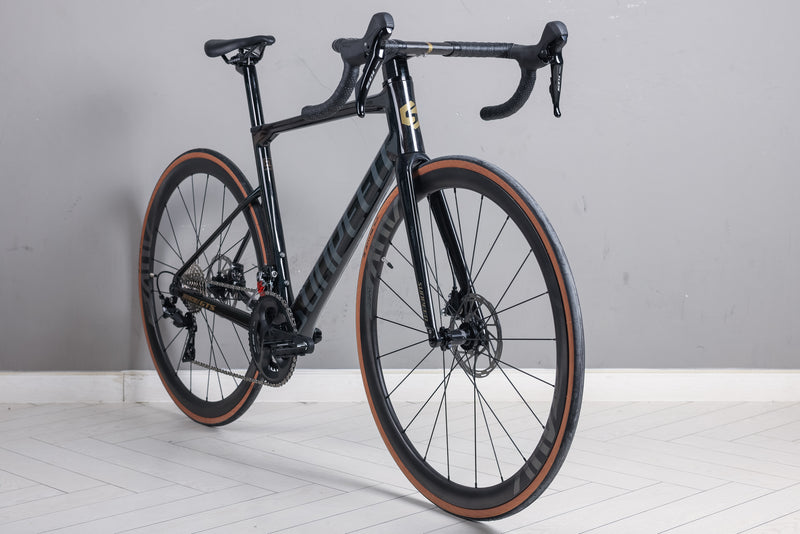 Load image into Gallery viewer, Sunpeed Invincible GTS Carbon Road Bike 105  with Carbon Wheel 11 Speed Warehouse Clearance
