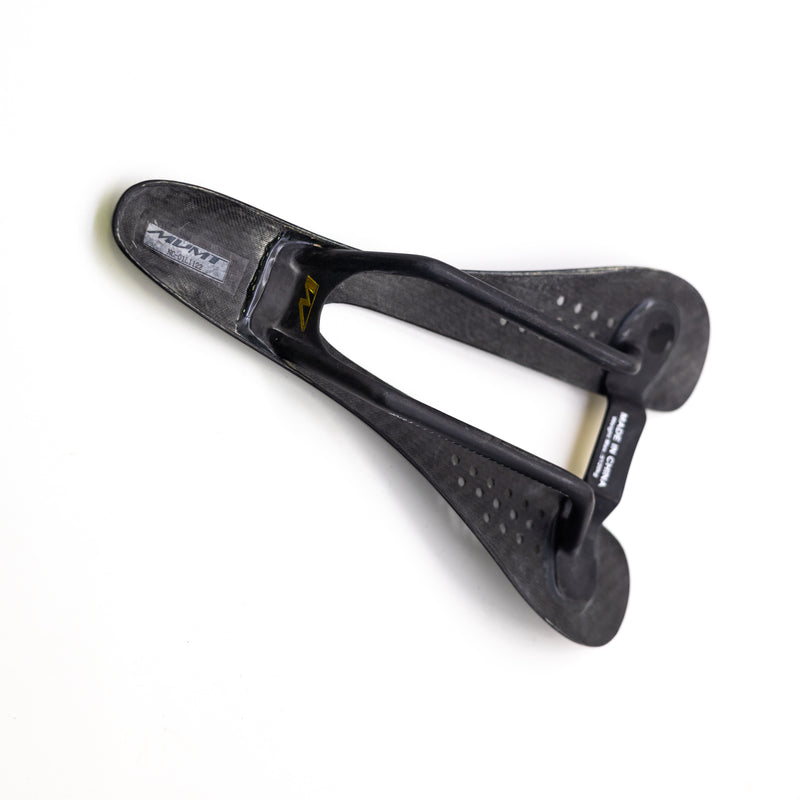 Load image into Gallery viewer, MVMT Carbon Saddle M-Gold 65g Bicycle Seat
