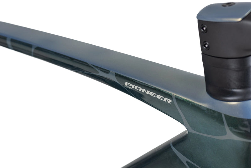 Load image into Gallery viewer, Kossea Pioneer SL 105 Di2 Carbon Road Bike with Carbon Wheels
