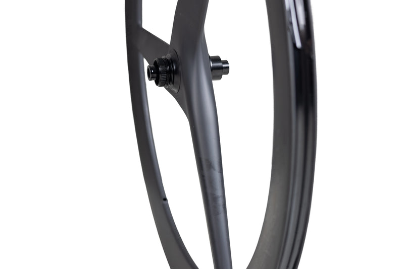 Load image into Gallery viewer, KOMCAS Tri Blade Triathlon Disc Brake Carbon Front Wheel
