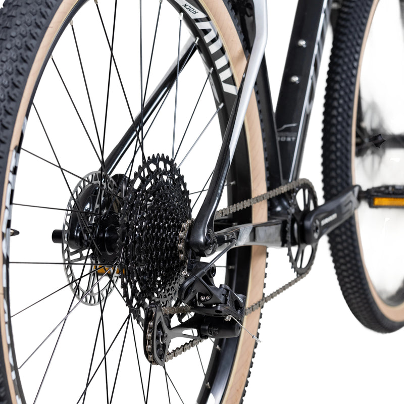 Load image into Gallery viewer, Sunpeed Rock Carbon Mountain Bike
