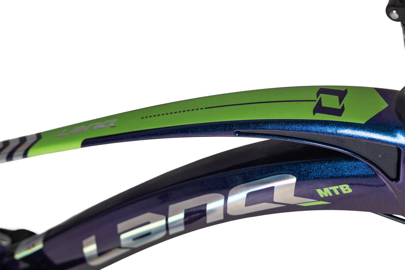 Load image into Gallery viewer, LanQ MG Magnesium Alloy 20 inch Kids Bike 7 Speed 2081-7s
