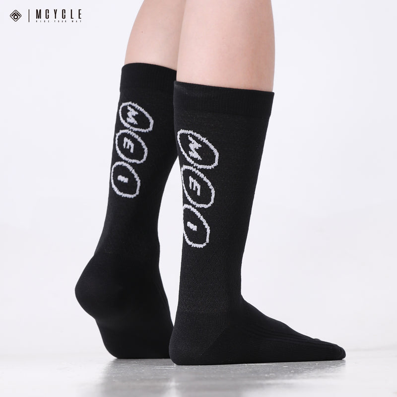 Load image into Gallery viewer, MCYCLE Unisex High-Elastic Athletic Knitted Cycling Socks - MP059 Dopamine Series
