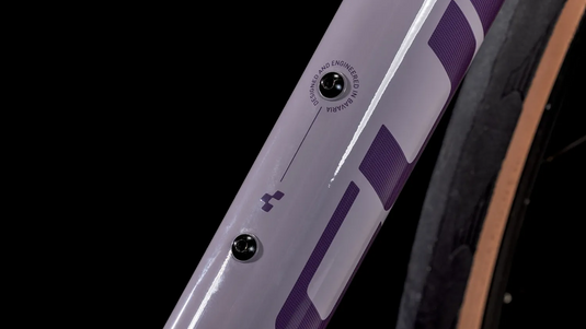 CUBE ATTAIN C:62 Race plumgrey´n´brink 825410