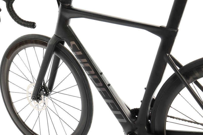 Load image into Gallery viewer, Sunpeed Victory Shimano 105 Di2 Carbon Road Bike
