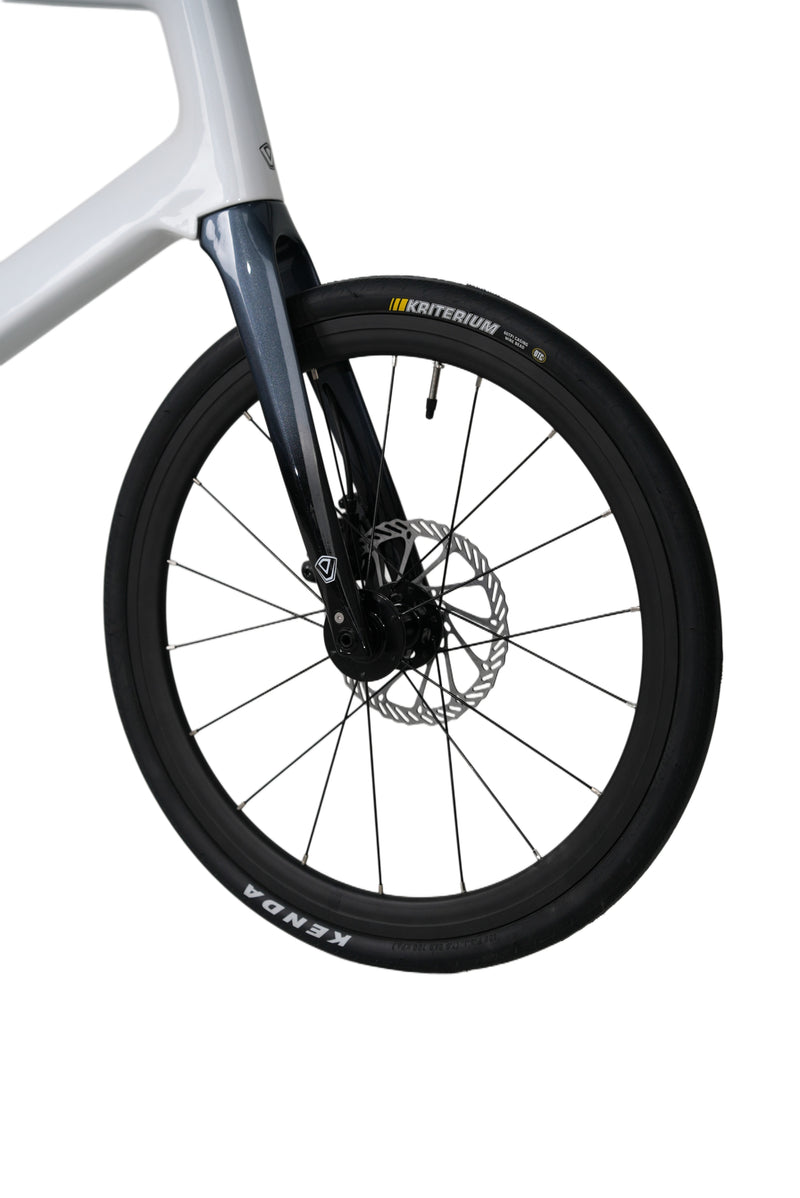 Load image into Gallery viewer, Java CL-CB Carbon Mini Velo Road Bike with LTWOO ER7 E-shifter
