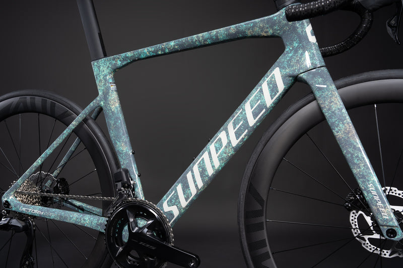 Load image into Gallery viewer, Sunpeed Victory Shimano 105 Di2 Carbon Road Bike
