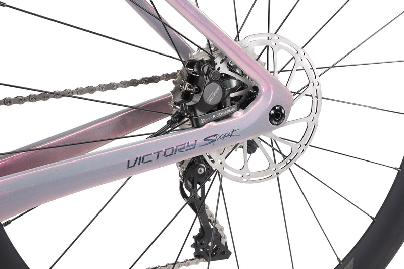 Load image into Gallery viewer, Sunpeed Victory Sport Shimano 105 R7120 12 Speed  Carbon Road Bike
