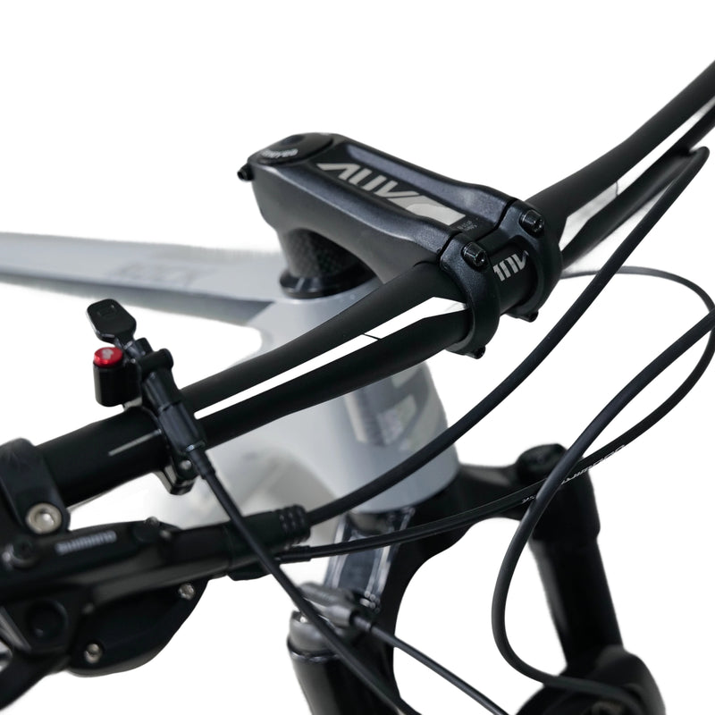 Load image into Gallery viewer, Sunpeed Rock Carbon Mountain Bike
