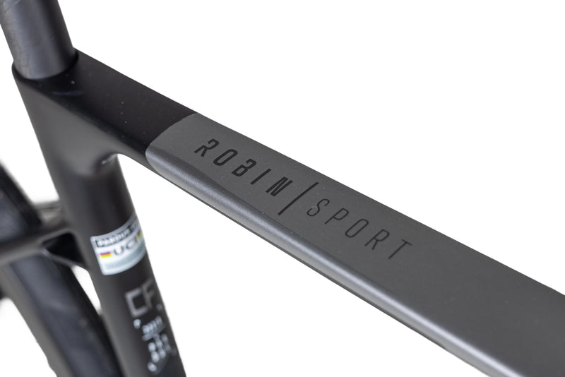 Load image into Gallery viewer, Pardus Robin Sport 105 Di2 Carbon Road Bike with Carbon Wheels
