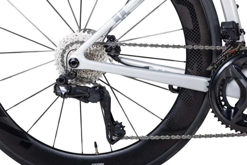 Load image into Gallery viewer, Evolve Cima Carbon Road Bike Ultegra Di2 R8170 with Carbon Spoke Wheelset
