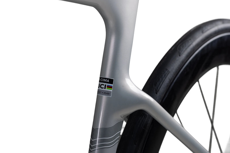 Load image into Gallery viewer, Evolve Cima Carbon Road Bike Ultegra Di2 R8170 with Carbon Spoke Wheelset
