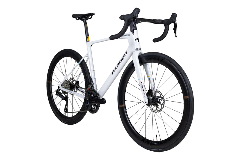 Load image into Gallery viewer, Pardus Robin Sport 105 Di2 Carbon Road Bike with Carbon Wheels
