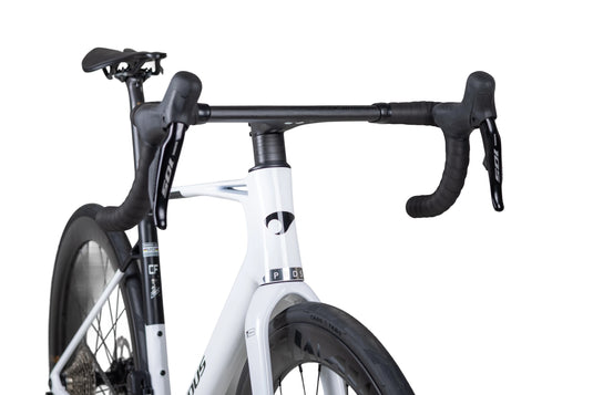 Pardus Robin Sport 105 Di2 Carbon Road Bike with Carbon Wheels