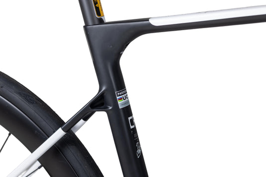 Pardus Robin Sport 105 Di2 Carbon Road Bike with Carbon Wheels