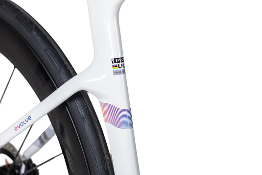 Evolve Cima Carbon Road Bike Ultegra Di2 R8170 with Carbon Spoke Wheelset