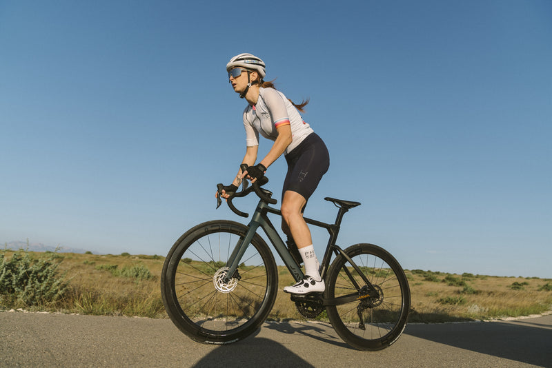 Load and play video in Gallery viewer, Java J-Air Volata Endurance Carbon Road Bike R7120
