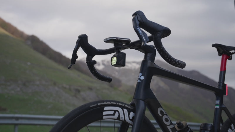 Load and play video in Gallery viewer, Magicshine EVO 1700 PRO Magnetic Smart Road Bike Front Light | 1700 Lumens | FTR LightSync
