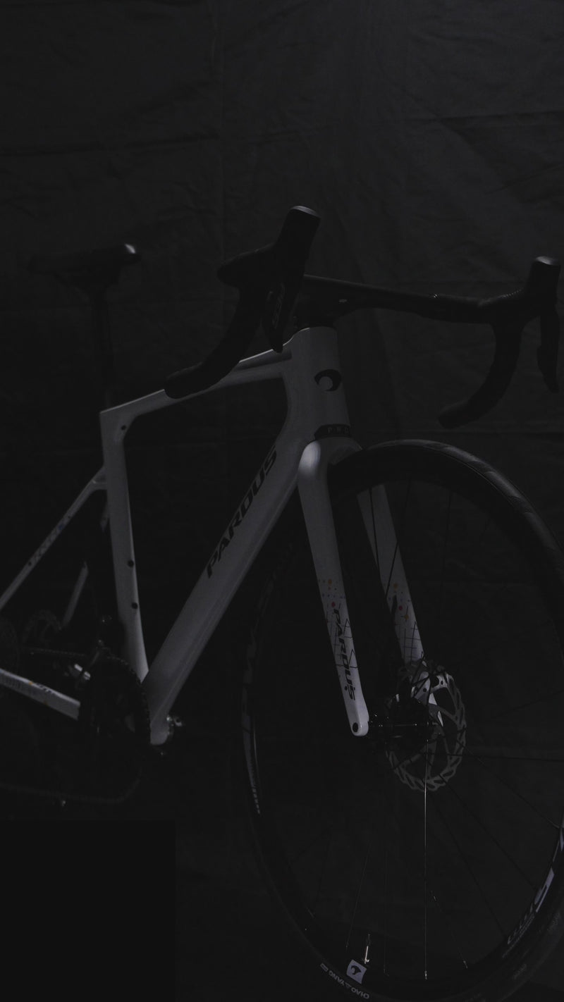 Load and play video in Gallery viewer, Pardus Robin Sport 2025 Carbon Road Bike PES E-Shifter Carbon Wheel
