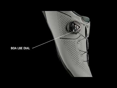 Load and play video in Gallery viewer, Shimano SH-RC302 Women&#39;s Road Bike Shoes
