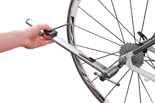 Derailleur hanger alignment gauge