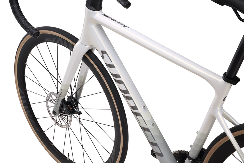 Load image into Gallery viewer, Sunpeed Universe Road Bike shimano 105 11 speed
