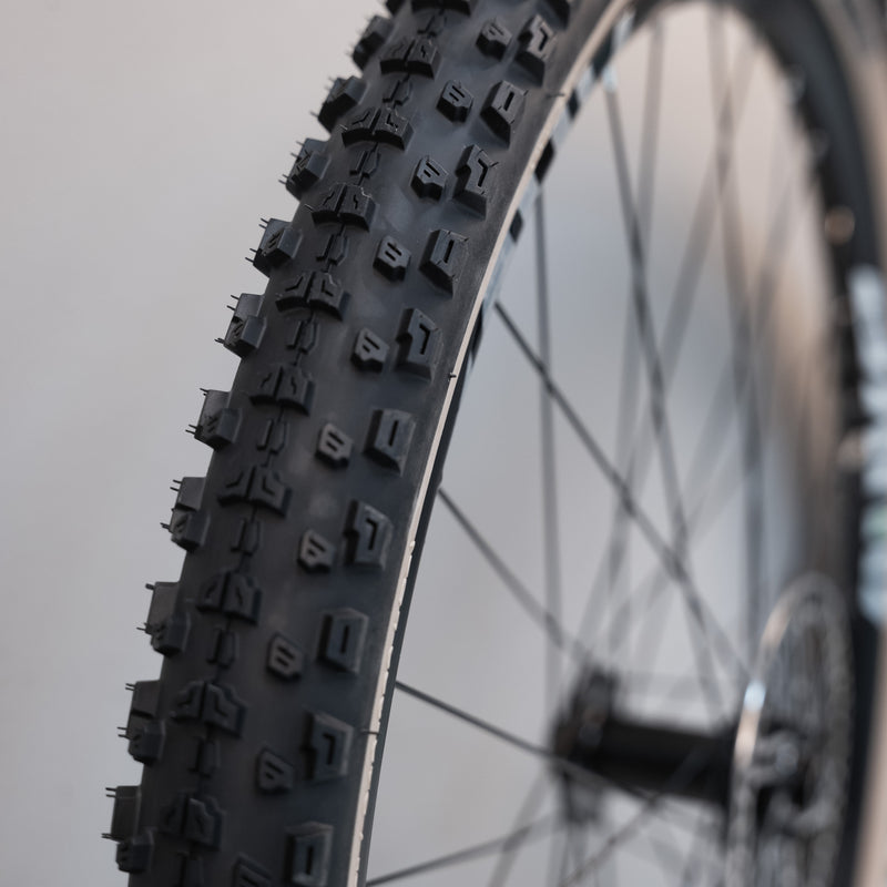 Load image into Gallery viewer, Compass Jumping Hare Mountain Bike Tyre 27.5*2.25  29*2.25 Folding tires
